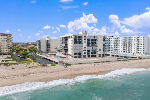 Condo in Palm Beach, Florida, 2 bedrooms  № 2246703 - photo 18