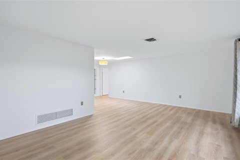 Casa en alquiler en Venice, Florida, 3 dormitorios, 168.43 m2 № 2267294 - foto 5