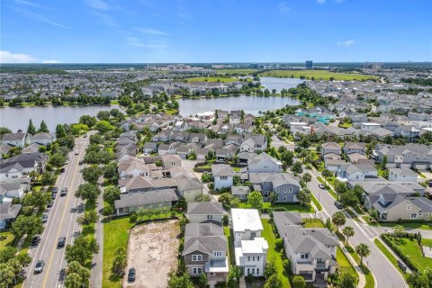 Villa ou maison à louer à Orlando, Floride: 4 chambres, 315.87 m2 № 2385923 - photo 2