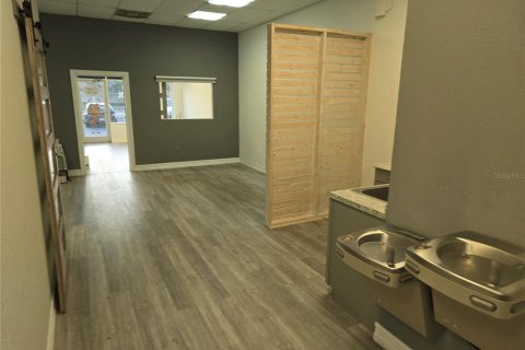 Commercial property in Palm Harbor, Florida 85.93 sq.m. № 1540498 - photo 6