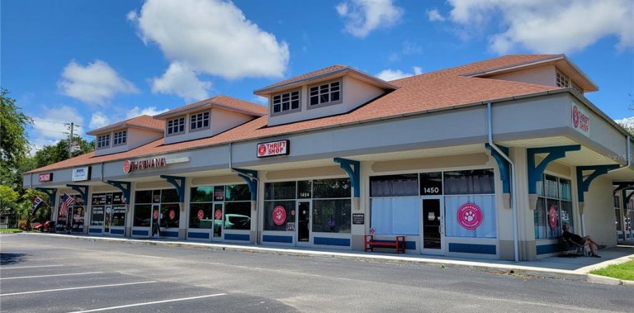Commercial property in Palm Harbor, Florida 85.93 sq.m. № 1540498