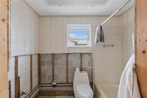 House in Saint Petersburg, Florida 3 bedrooms, 155.7 sq.m. № 1580199 - photo 11