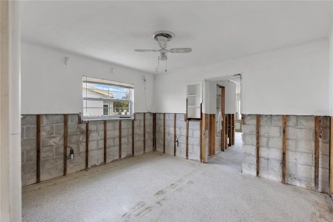 House in Saint Petersburg, Florida 3 bedrooms, 155.7 sq.m. № 1580199 - photo 10