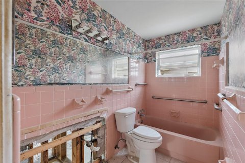 House in Saint Petersburg, Florida 3 bedrooms, 155.7 sq.m. № 1580199 - photo 9