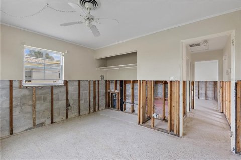House in Saint Petersburg, Florida 3 bedrooms, 155.7 sq.m. № 1580199 - photo 8