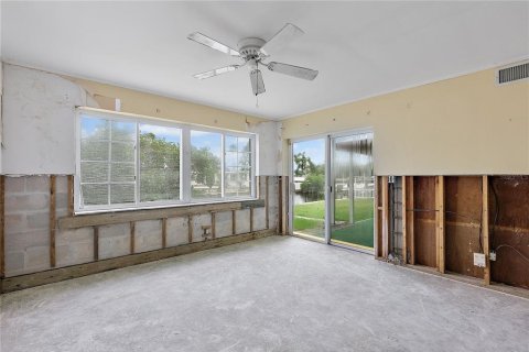 House in Saint Petersburg, Florida 3 bedrooms, 155.7 sq.m. № 1580199 - photo 13