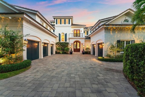House in Jupiter, Florida 9 bedrooms, 822.84 sq.m. № 2175552 - photo 3