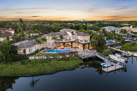 Casa en Jupiter, Florida 9 dormitorios, 822.84 m2 № 2175552
