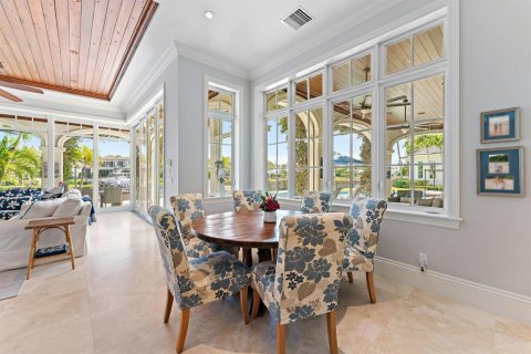 House in Jupiter, Florida 9 bedrooms, 822.84 sq.m. № 2175552 - photo 13