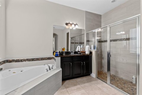 Casa en alquiler en Orlando, Florida, 5 dormitorios, 366.87 m2 № 2280052 - foto 16