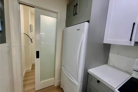 Touwnhouse à louer à Pembroke Pines, Floride: 3 chambres, 122.91 m2 № 1975170 - photo 27