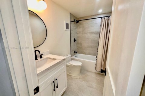 Touwnhouse à louer à Pembroke Pines, Floride: 3 chambres, 122.91 m2 № 1975170 - photo 5