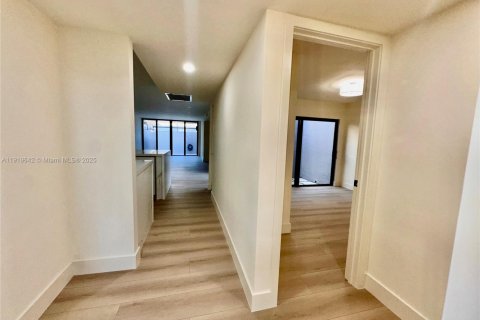 Touwnhouse à louer à Pembroke Pines, Floride: 3 chambres, 122.91 m2 № 1975170 - photo 8