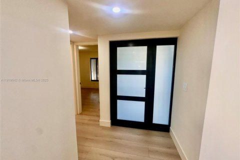 Touwnhouse à louer à Pembroke Pines, Floride: 3 chambres, 122.91 m2 № 1975170 - photo 7