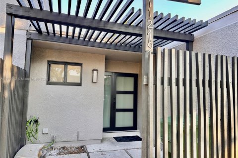 Touwnhouse à louer à Pembroke Pines, Floride: 3 chambres, 122.91 m2 № 1975170 - photo 1