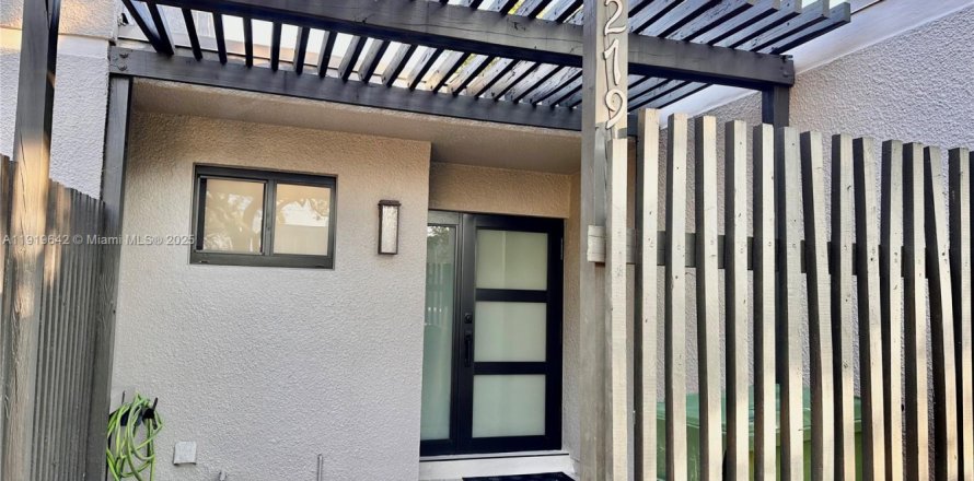 Touwnhouse à Pembroke Pines, Floride 3 chambres, 122.91 m2 № 1975170