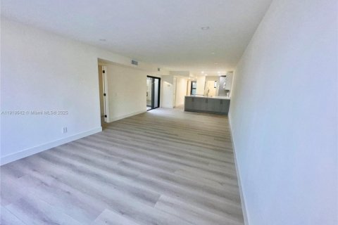 Touwnhouse à louer à Pembroke Pines, Floride: 3 chambres, 122.91 m2 № 1975170 - photo 9