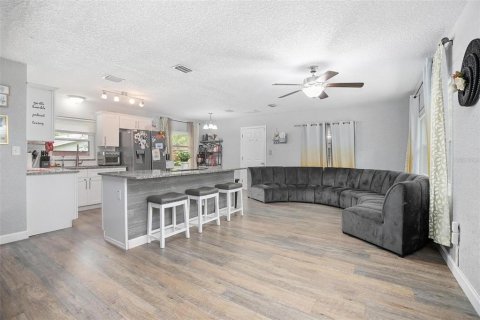 House in DeLand, Florida 3 bedrooms, 95.41 sq.m. № 1810925 - photo 4