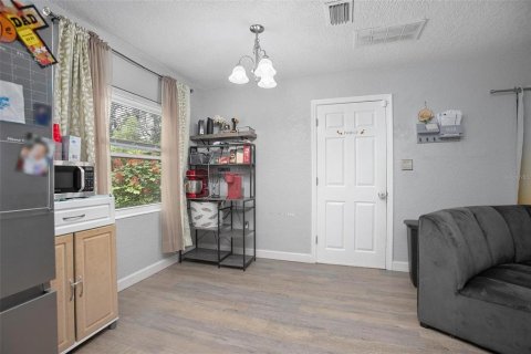 House in DeLand, Florida 3 bedrooms, 95.41 sq.m. № 1810925 - photo 9