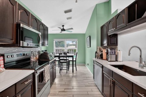 Villa ou maison à vendre à Sarasota, Floride: 3 chambres, 141.58 m2 № 2420330 - photo 12