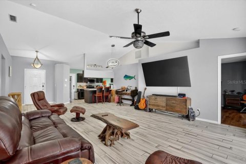 Villa ou maison à vendre à Sarasota, Floride: 3 chambres, 141.58 m2 № 2420330 - photo 7