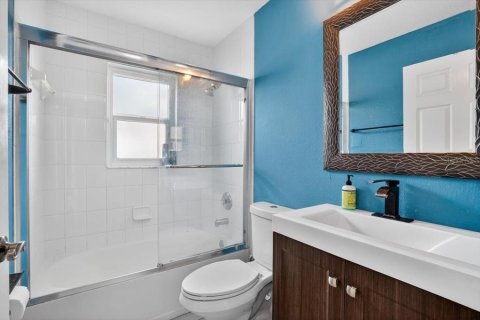 Villa ou maison à vendre à Sarasota, Floride: 3 chambres, 141.58 m2 № 2420330 - photo 21