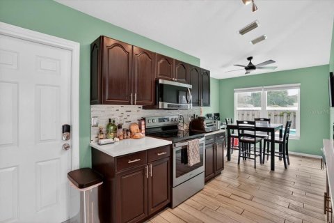 Villa ou maison à vendre à Sarasota, Floride: 3 chambres, 141.58 m2 № 2420330 - photo 13