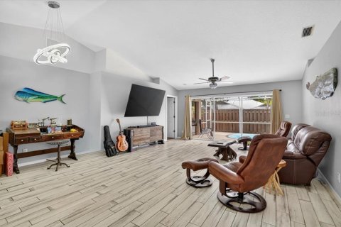 Villa ou maison à vendre à Sarasota, Floride: 3 chambres, 141.58 m2 № 2420330 - photo 4