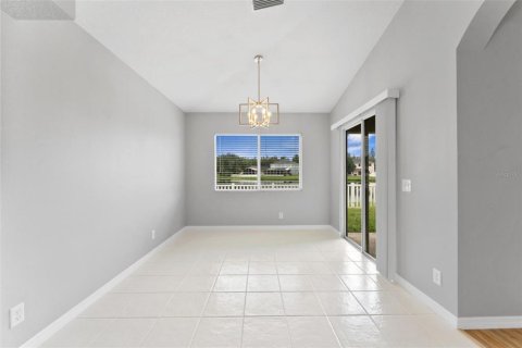 House in Lutz, Florida 4 bedrooms, 202.62 sq.m. № 2403580 - photo 22
