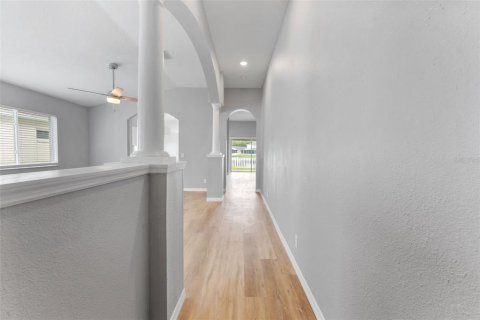 House in Lutz, Florida 4 bedrooms, 202.62 sq.m. № 2403580 - photo 7