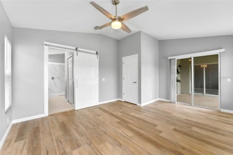 House in Lutz, Florida 4 bedrooms, 202.62 sq.m. № 2403580 - photo 27