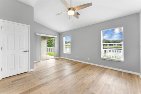 House in Lutz, Florida 4 bedrooms, 202.62 sq.m. № 2403580 - photo 26