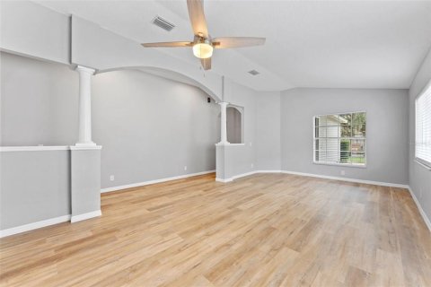 House in Lutz, Florida 4 bedrooms, 202.62 sq.m. № 2403580 - photo 11