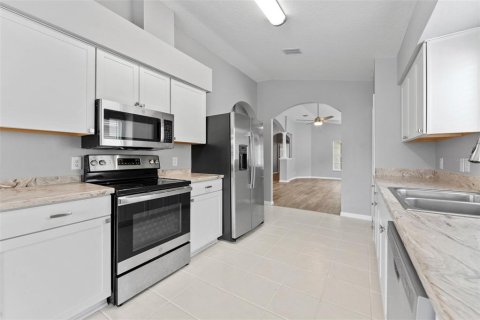 House in Lutz, Florida 4 bedrooms, 202.62 sq.m. № 2403580 - photo 21