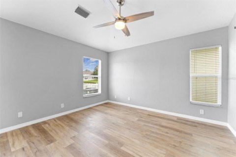 House in Lutz, Florida 4 bedrooms, 202.62 sq.m. № 2403580 - photo 28