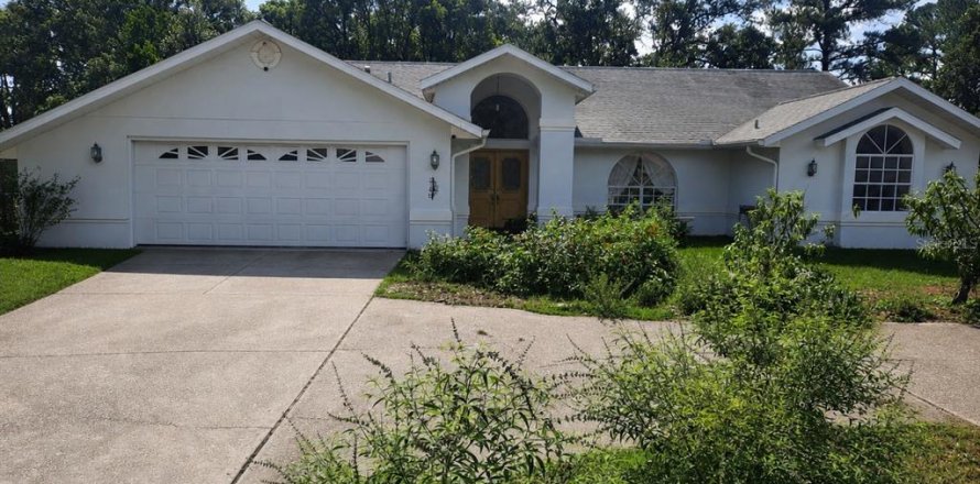 Casa en Spring Hill, Florida 3 dormitorios, 201.51 m2 № 2219653