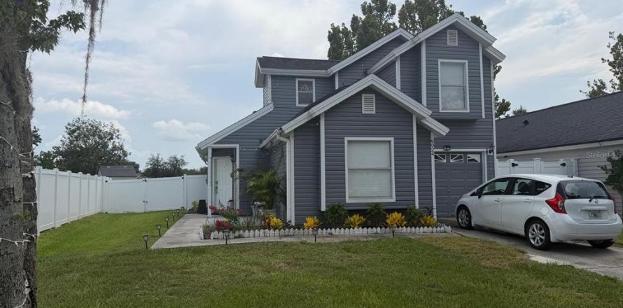 House in Orlando, Florida 3 bedrooms, 112.23 sq.m. № 2221536