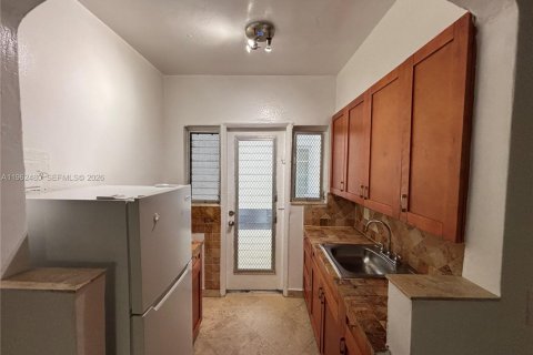 Снять в аренду квартиру в Майами-Бич, Флорида 55.74м2, № 2025059 - фото 7