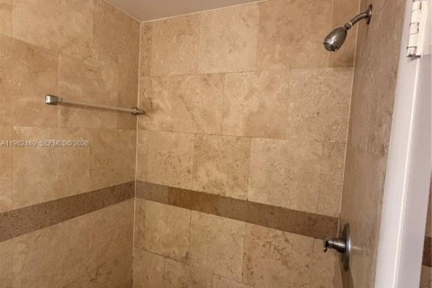 Снять в аренду квартиру в Майами-Бич, Флорида 55.74м2, № 2025059 - фото 5