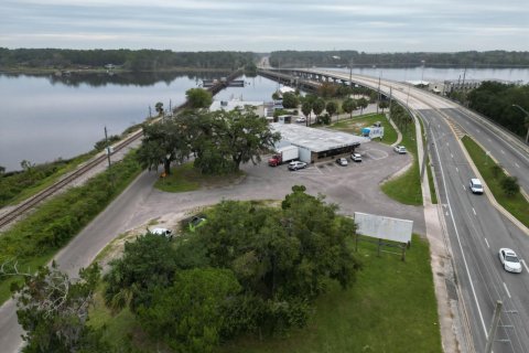 Купить коммерческую недвижимость в Джэксонвилл, Флорида 556.67м2, № 776280 - фото 1