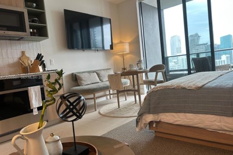 Condominio en venta en Miami, Florida, 1 habitación № 2076016 - foto 2