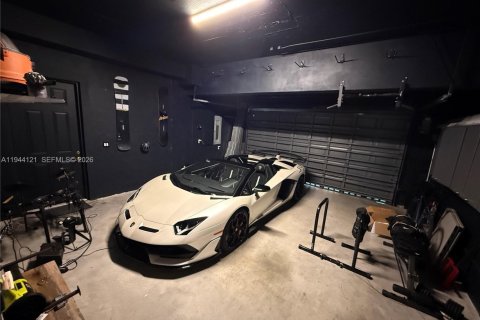 Townhouse in Coral Gables, Florida 3 bedrooms, 191.56 sq.m. № 2001641 - photo 30