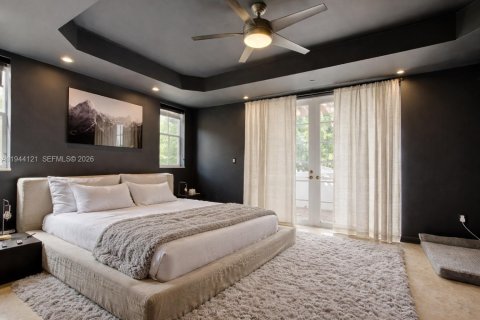 Townhouse in Coral Gables, Florida 3 bedrooms, 191.56 sq.m. № 2001641 - photo 4