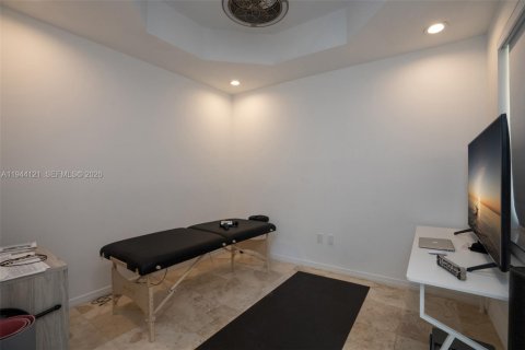 Townhouse in Coral Gables, Florida 3 bedrooms, 191.56 sq.m. № 2001641 - photo 26