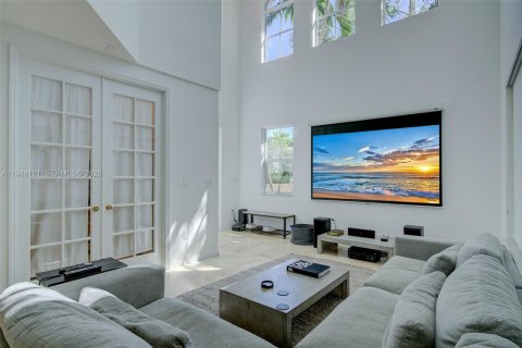 Townhouse in Coral Gables, Florida 3 bedrooms, 191.56 sq.m. № 2001641 - photo 12