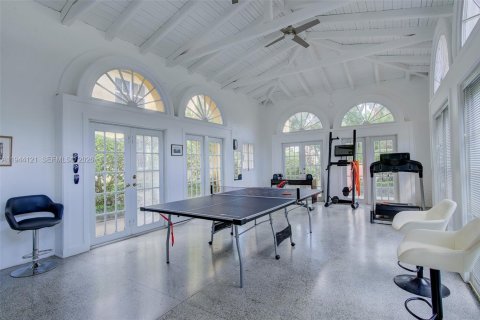 Townhouse in Coral Gables, Florida 3 bedrooms, 191.56 sq.m. № 2001641 - photo 24