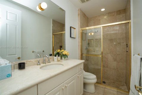 Townhouse in Coral Gables, Florida 3 bedrooms, 191.56 sq.m. № 2001641 - photo 27