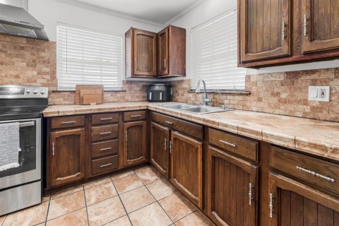 Casa en venta en Okeechobee, Florida, 3 dormitorios, 204.48 m2 № 2248522 - foto 3