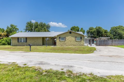Casa en Okeechobee, Florida 3 dormitorios, 204.48 m2 № 2248522
