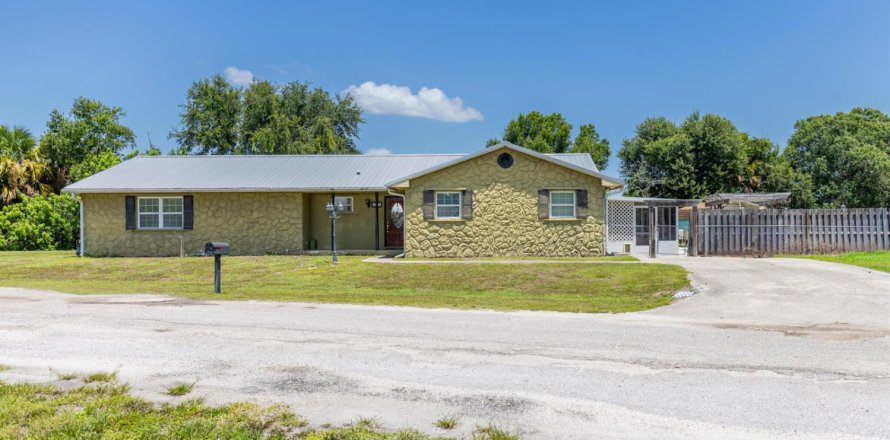 Casa en Okeechobee, Florida 3 dormitorios, 204.48 m2 № 2248522